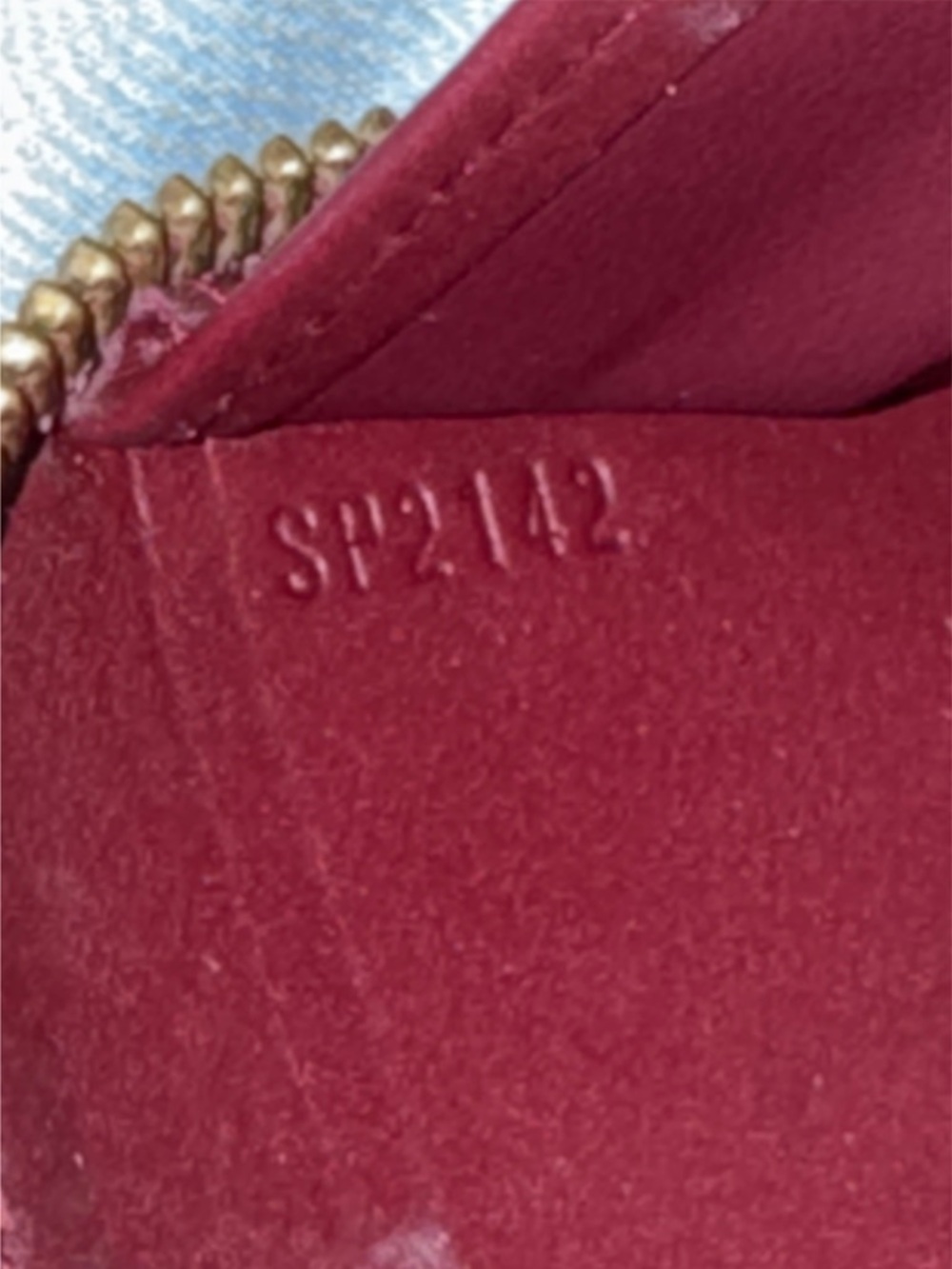 Louis Vuitton Vernis Zip Around Wallet in Burgundy, Comes With COA. - Picture 12 of 16